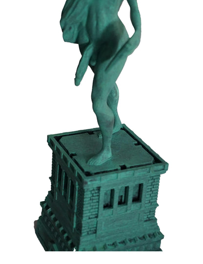 Androgynous, Statue of liberty, New York City - Sculpture and Tabletop Decoration Statue