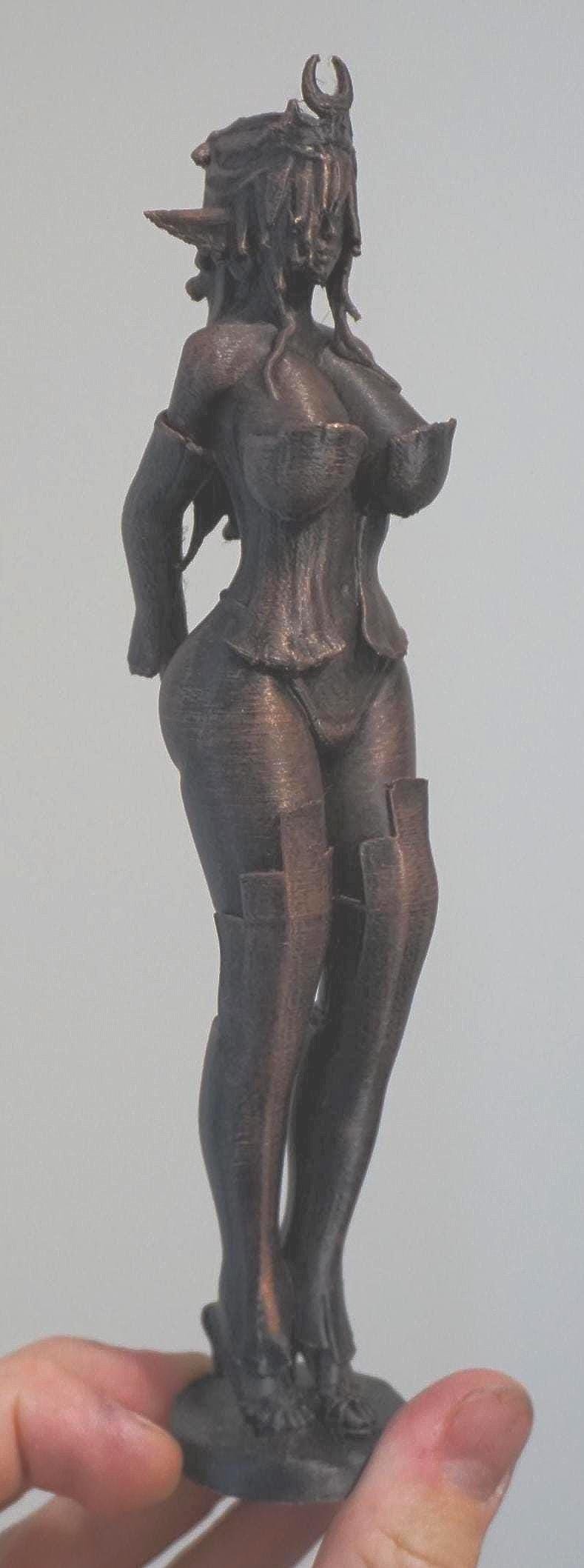 Olga Discordia –  Minimalist Figurine