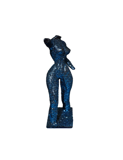 Glimmer – Glitter-Covered Woman Statue