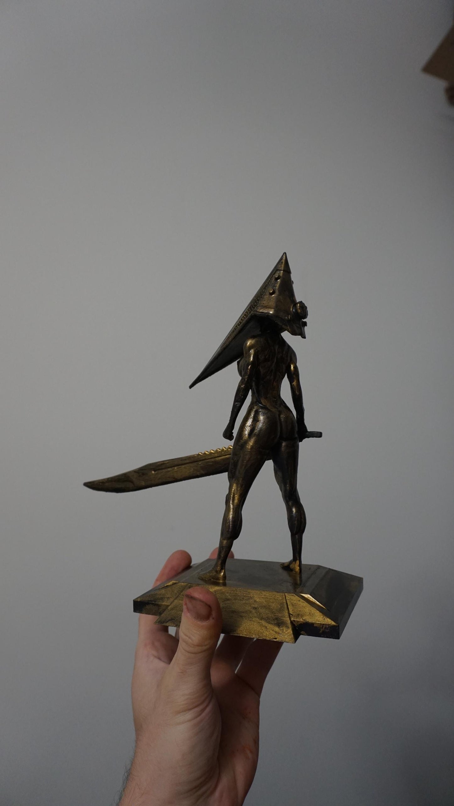 Pyramid Head – Horror Woman Statue