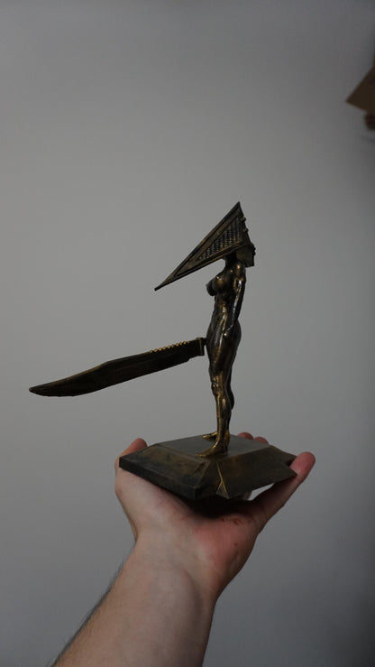 Pyramid Head – Horror Woman Statue